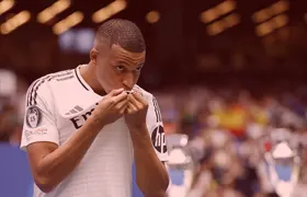 Kylian Mbappe Embraces Santiago Bernabeu Capacity Crowd in Official Real Madrid Unveiling - 'Club of My Dreams'